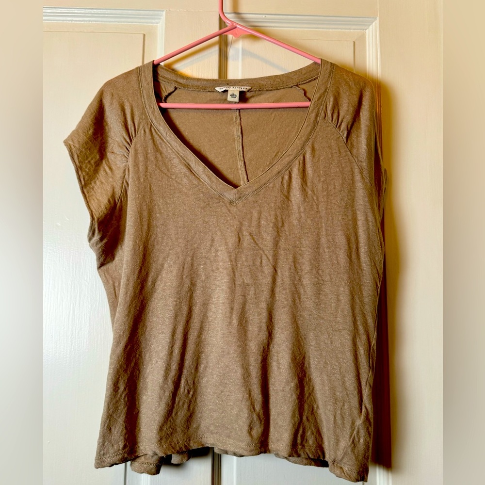 Banana Republic gold V neck shirt, size L